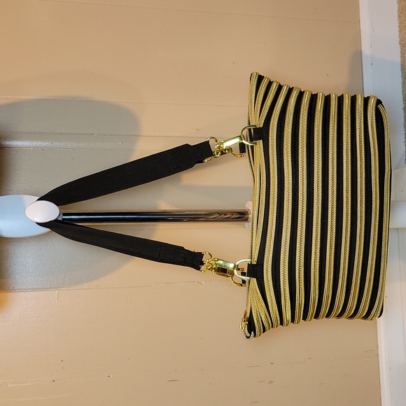 Bam Bags Black Nylon With Gold Zipper Purse - Picture 4 of 12